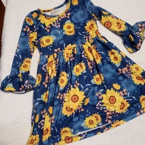 Toddler girls dress. Size 3T/4T. Blue with yellow flowers.